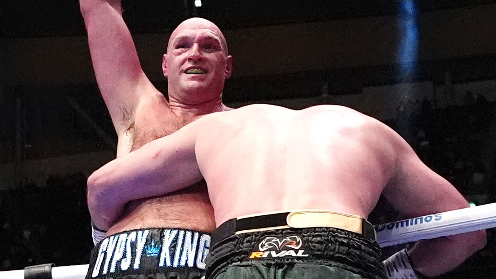 Fury Returns to Defeat Makhmudov by Decision at Spurs Stadium